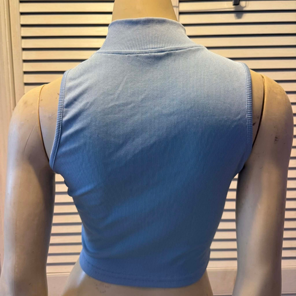 Women's SHEIN Light Blue Ribbed Mock Neck Zip-Up Tank Top M - Picture 4 of 9